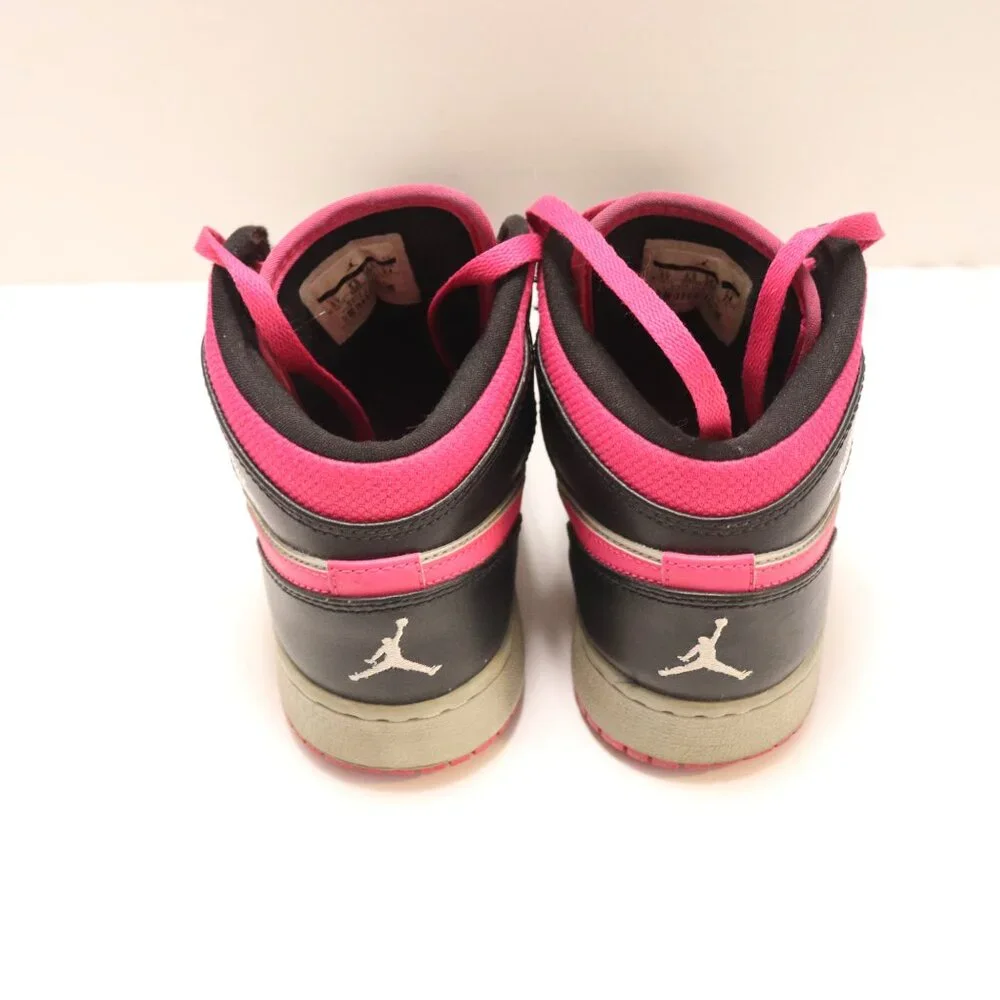 Nike Air Jordan Boys Athletic Shoes Size US 6Y Pre-Owne Good Condition